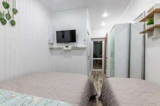 Гостиница Вилла Лючия Архипо-Осиповка Трехместный комфорт с верандой-2