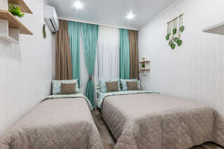 Гостиница Вилла Лючия Архипо-Осиповка Трехместный комфорт с верандой-1